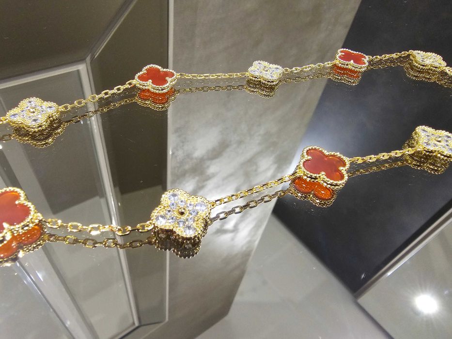 Van Cleef & Arpels VCA Gold Red Alhambra 10 Motif Clover Дамско Колие