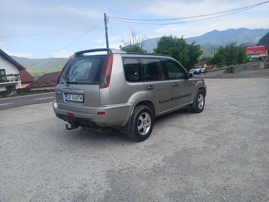 Vînd mașina personală de teren  Nissan Xtrail t30 motor diesel an 2002