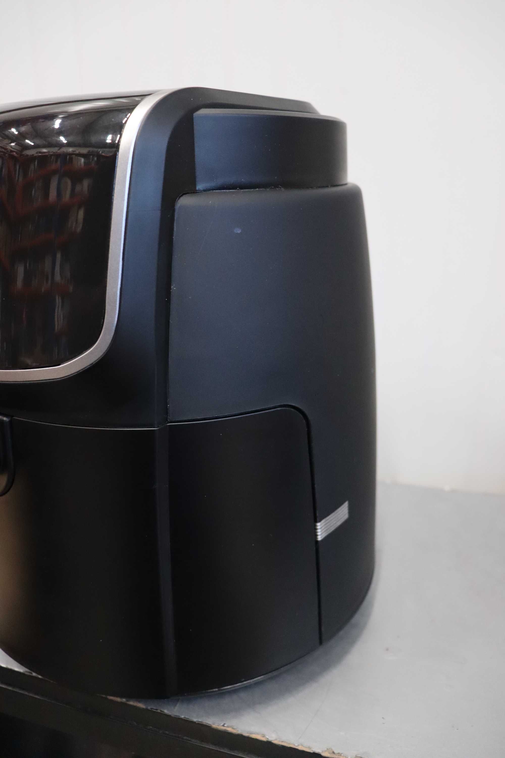 Фритюрник с горещ въздух Midea 4L (MAD40F8APK)  С ДЕФЕКТ