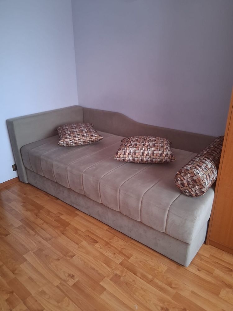 Pat cu spatiu de depozitare in stare noua