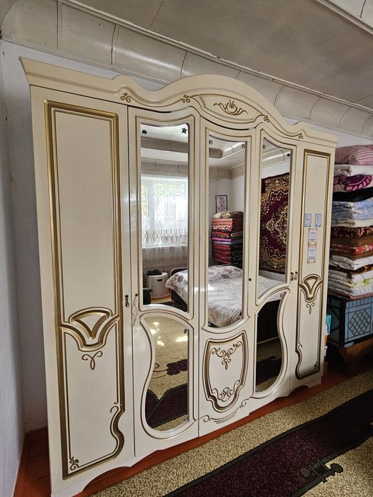 Продаётся шифоньер