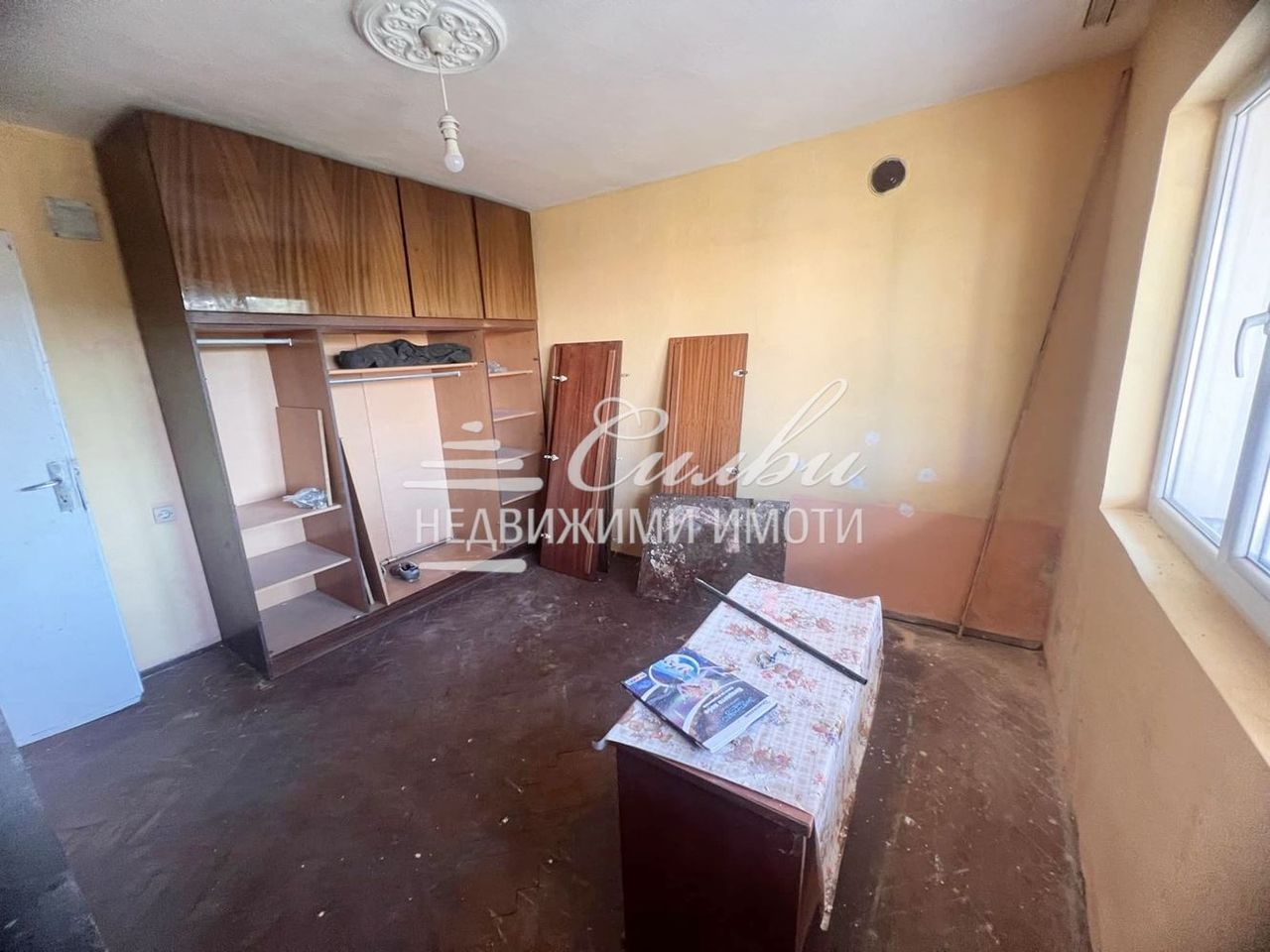 Продава се Четиристаен апартамент в Шумен, Добруджански - 90 кв.м за 1145 €/кв.м - Снимка #2