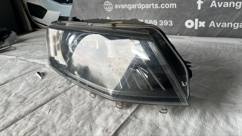 2 броя Десен фар Skoda Octavia 3 (2013-2017)