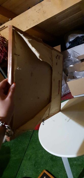 Стар гоблен с изображение на птица