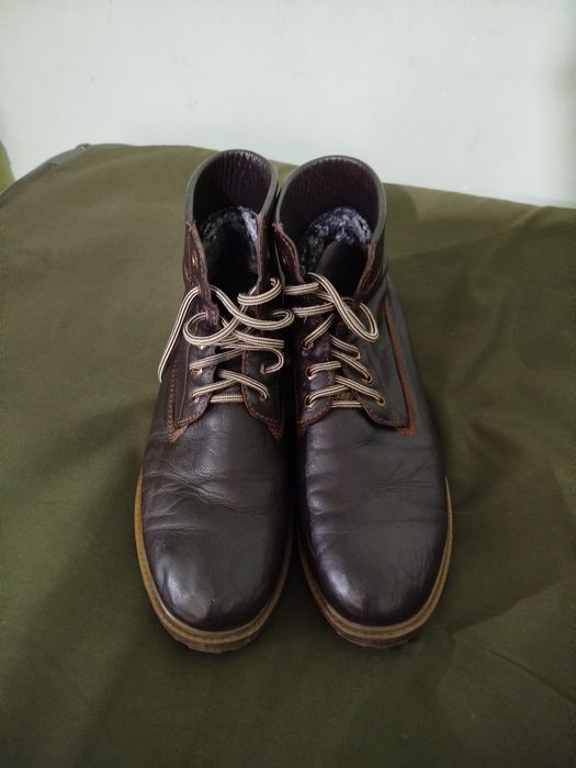 Продам кожаные казачки.