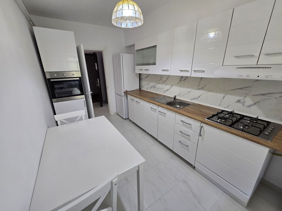 Inchiriez apartament 2 camere