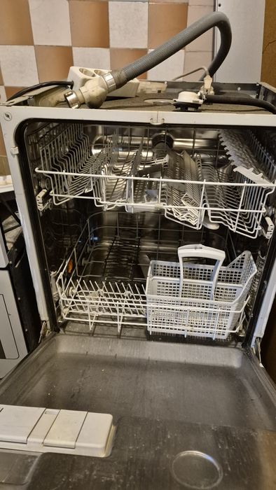 Vand masina de spalat vase AEG