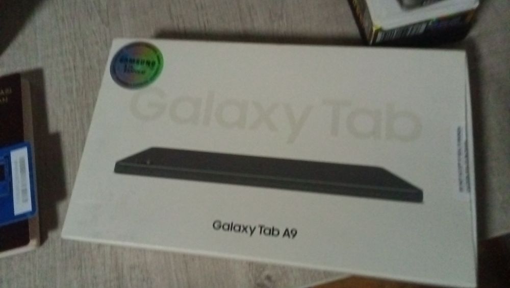 Samsung tab a 9 yaxshi xolatda