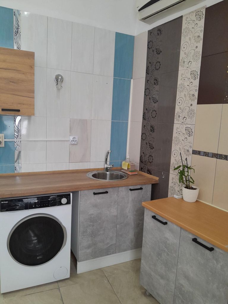 Дава се под наем Едностаен апартамент в София, Карпузица - 50 кв.м за 350 € - Снимка #1