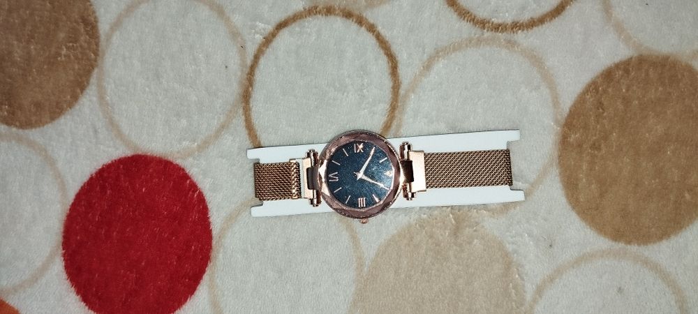 Ceas de dama închidere magnetica