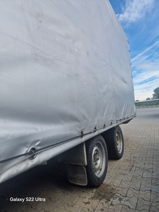 Remorcă 2700 kg cu prelată