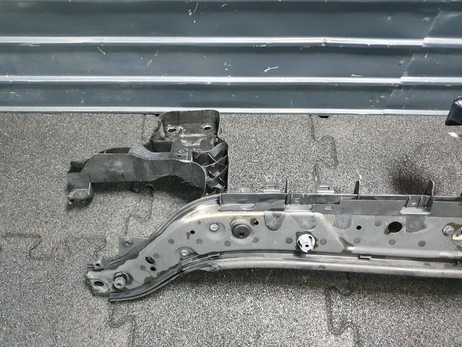 Trager RENAULT MEGANE II Estate (KM0/1_) [ 2003 - 2012 ] OEM 820013749