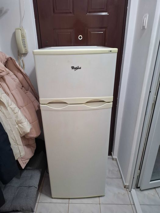 Vand urgent Frigider Whirlpool