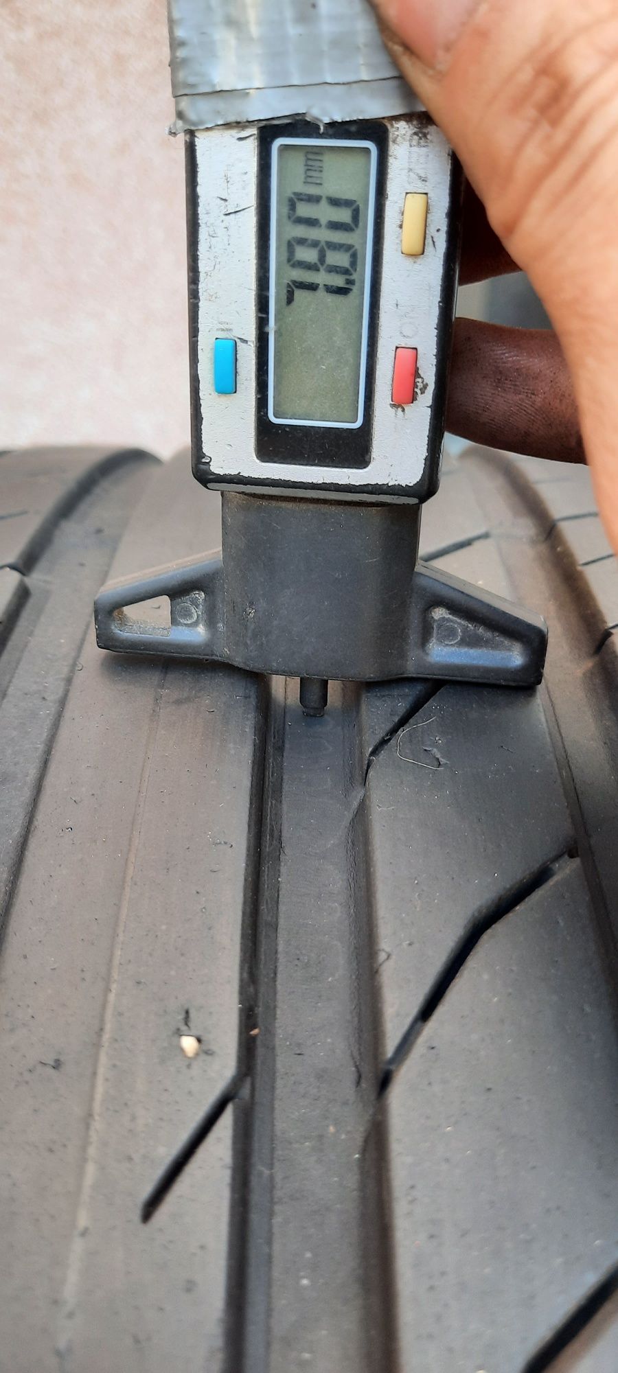 4 броя летни гуми 235 55 18 Continental  8mm като нови