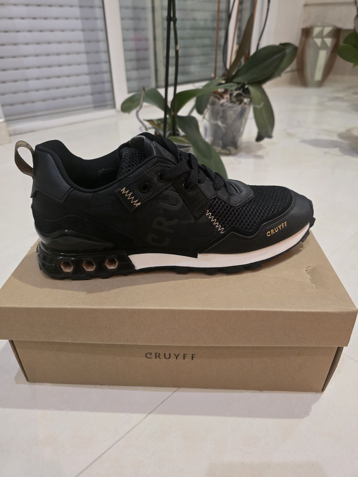 Спортни обувки Cruyff