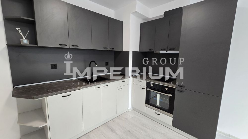 Чисто нов ТРИстаен, ЮЖЕН апартамент * СРЕДЕН ЕТАЖ * АСАНСЬОР, Базар Л