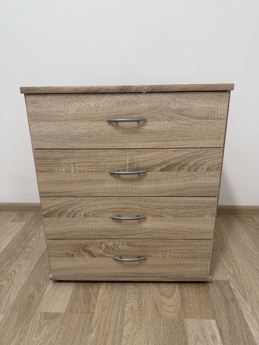 Comoda cu 4 sertare, culoare stejar