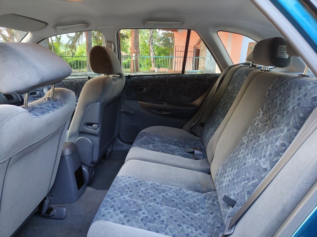 Продава  Mazda 323 F
