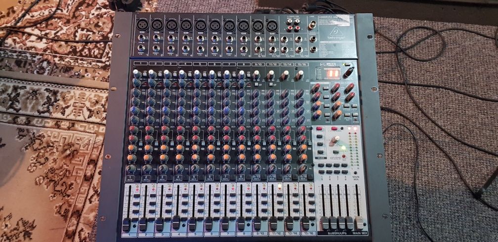 Mixer audio Behringer xenyx x2442