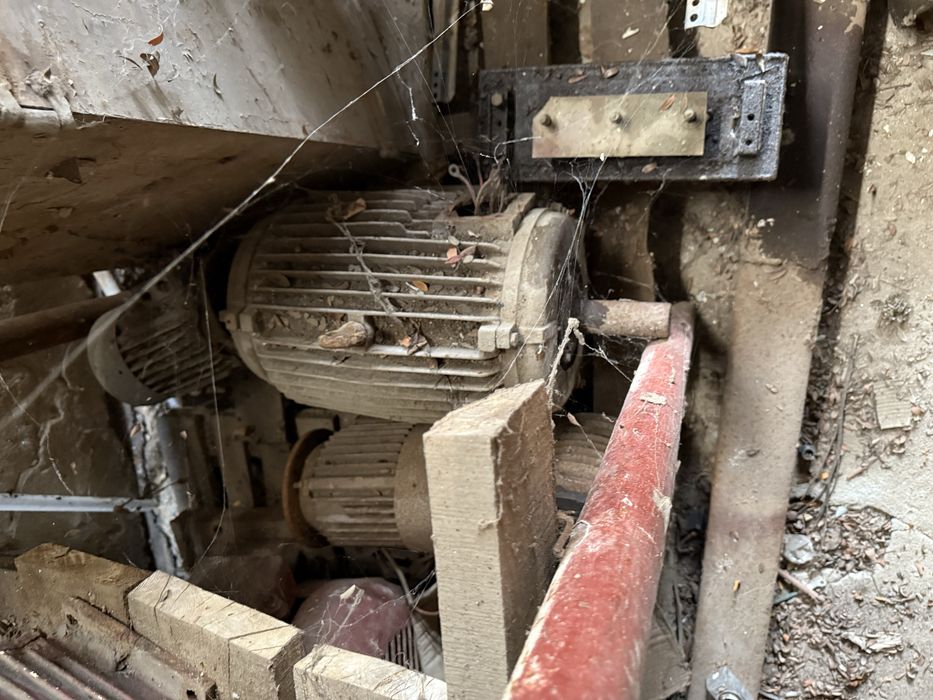 Vand motoare trifazice diferite puteri