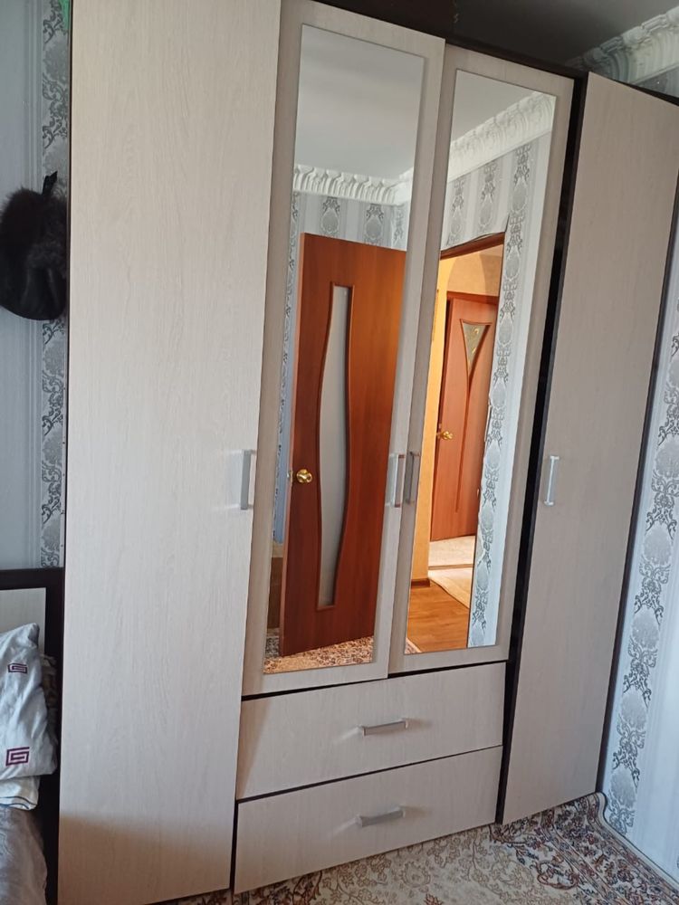 Диван, прихожую, шкаф, кровать