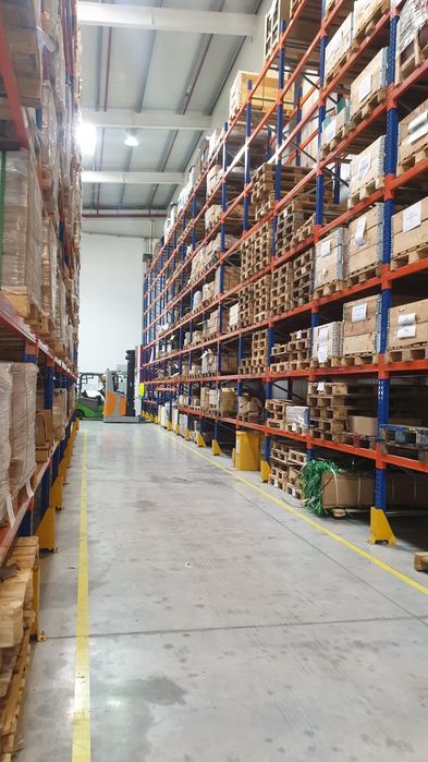 Lichidare de stoc la rafturi metalice profesionale reglabile la Superb