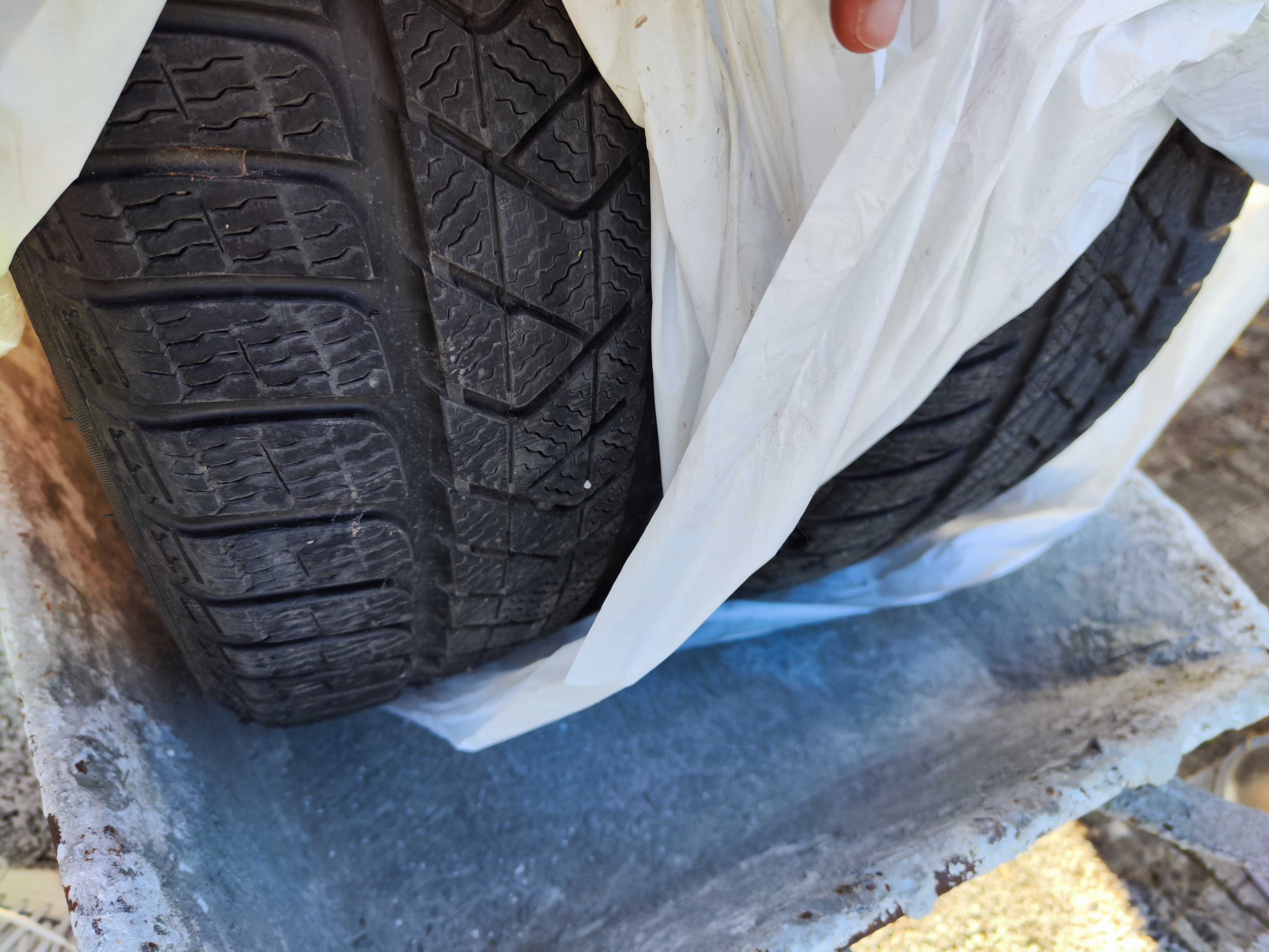 255/225 Зимни гуми Pirelli Sotto Zero 3 RFT 19"