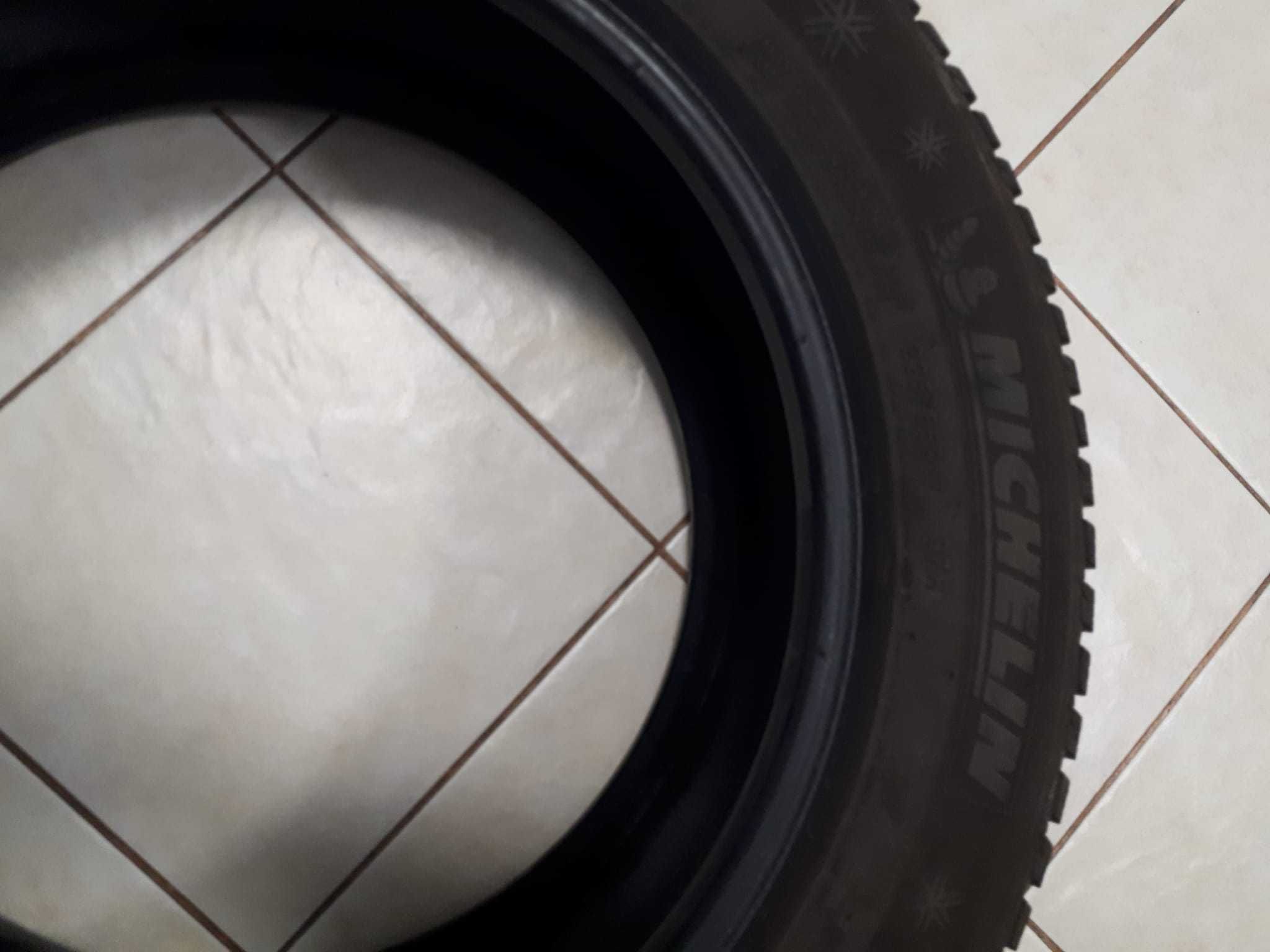 Set 4 cauciucuri de iarna Michelin, 225/55 R17. Stare foarte buna.