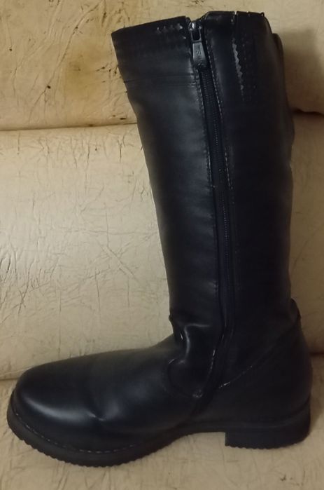 Продам женские зимние сапоги