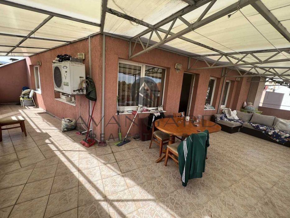 Продава се Тристаен апартамент в Пловдив, Кючук Париж - 155 кв.м за 1000 €/кв.м - Снимка #2