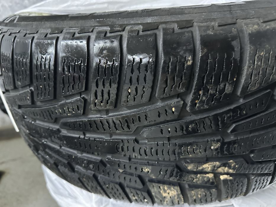 Шины 255x55x18 Nokian Hakkapelita липучка