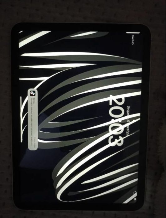 продаю ipad a16 2025 года