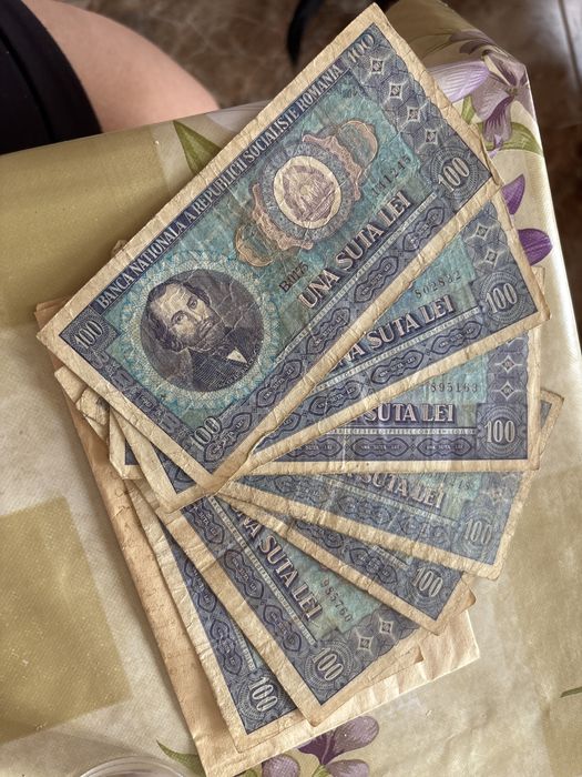 Vand Bacnote vechi de 100 lei