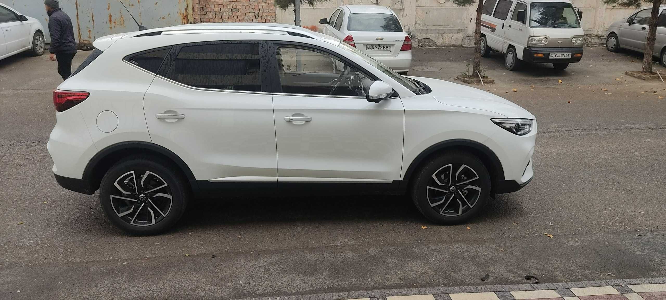 MG ZS кроссовер 1.0-литровый турбодвигатель