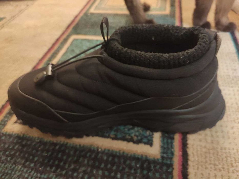 Прогулочная зимняя обувь, нескользящие кроссовки 42р (унисекс)