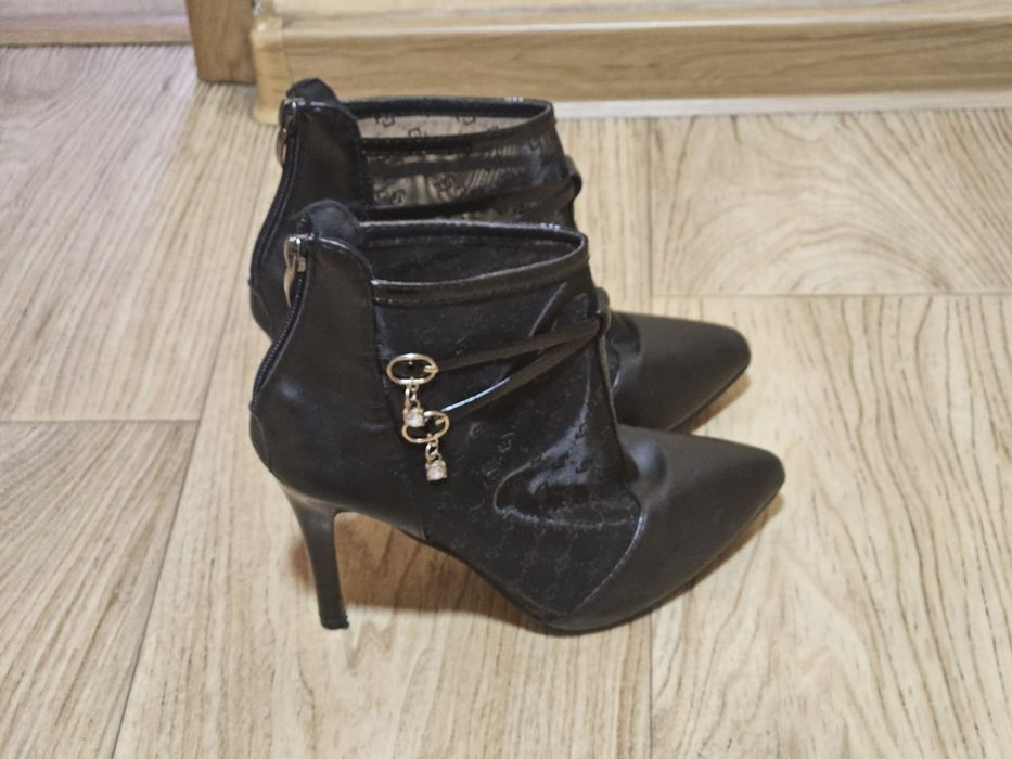 Pantofi de damă marca Shein