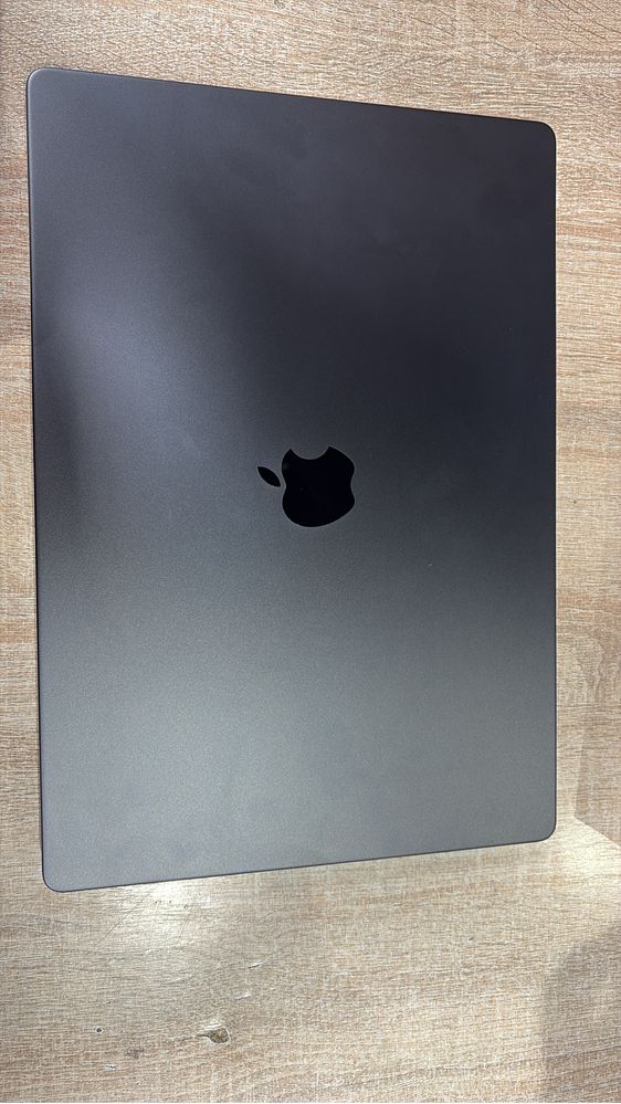 Macbook pro m3 18 озу 512 ссд