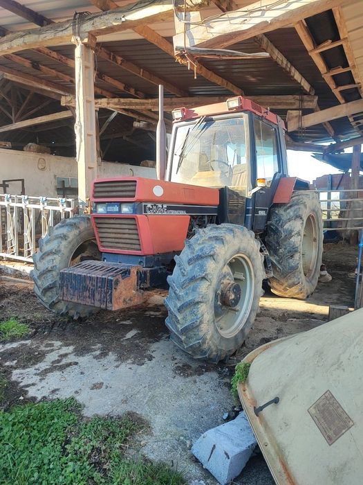 Dezmembrez tractor case international 1056xl