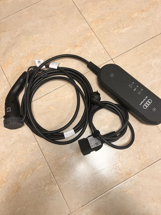 AUDI мобилно зарядно за електроватомобил