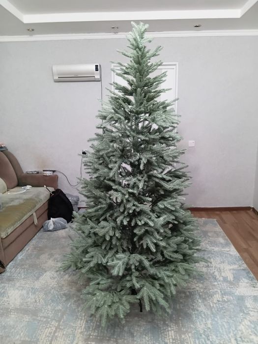 продам новогоднюю ёлку.
