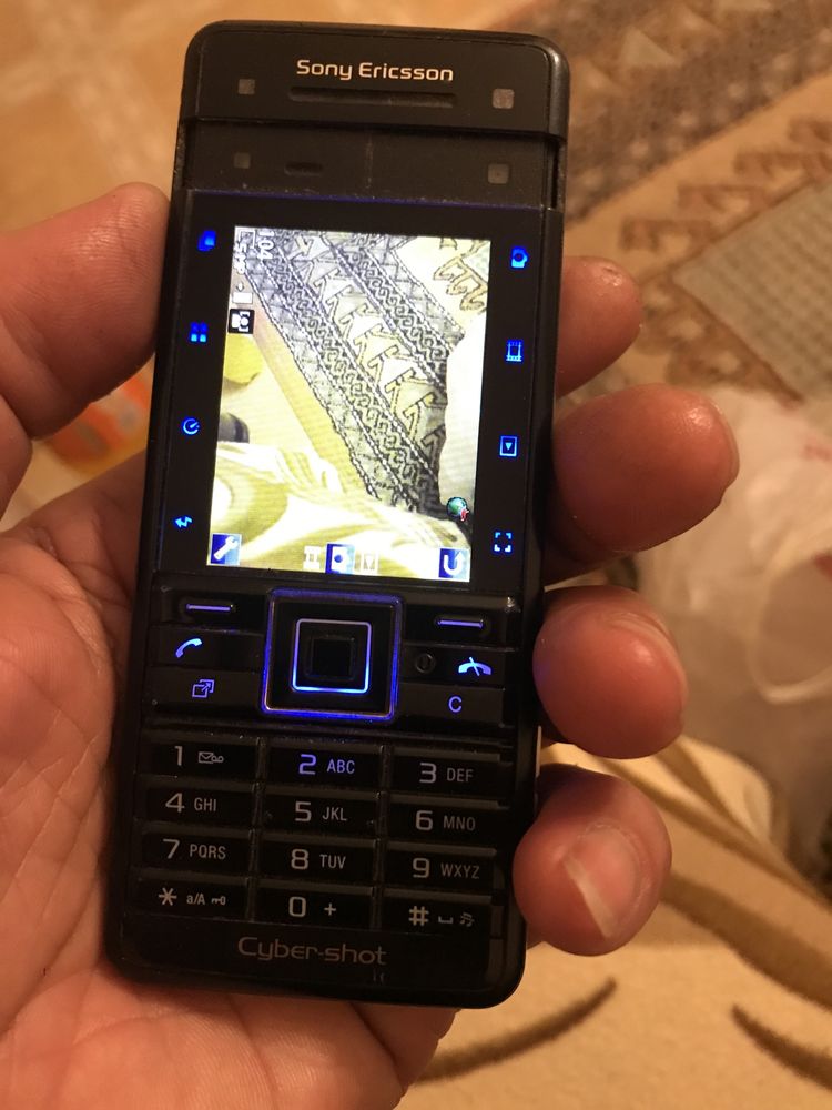 Sony Ericsson без зарядно