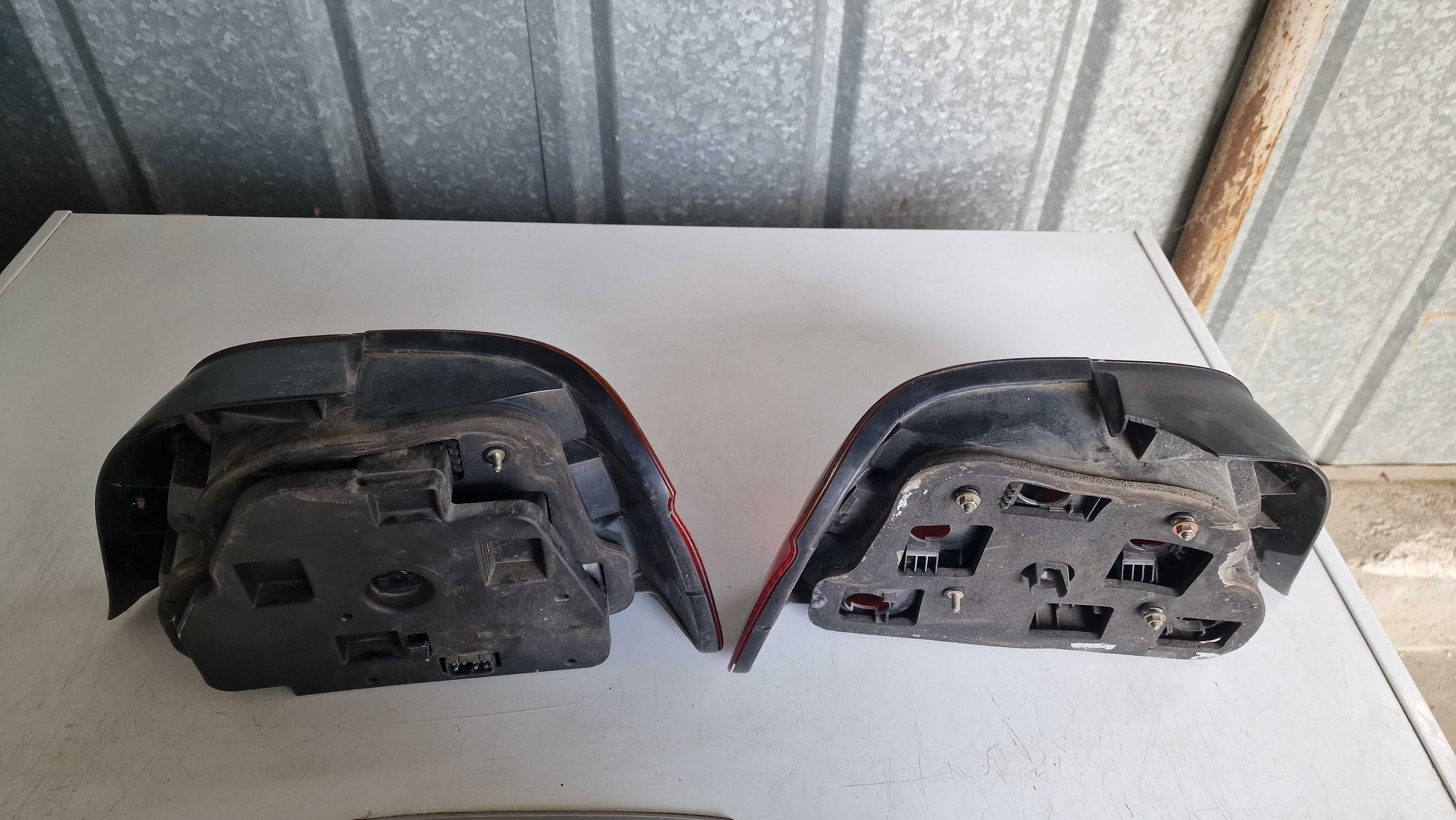 Продавам стопове и задни капаци за BMW E46 и E60