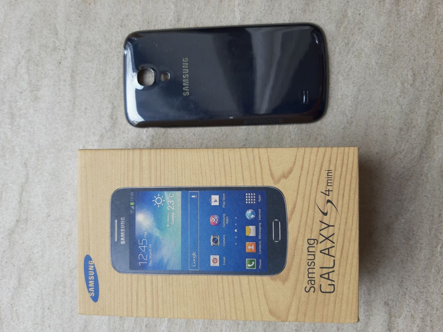 Telefon Samsung S4 mini GT-I9195, an 2017, stare perfectă funcțional.