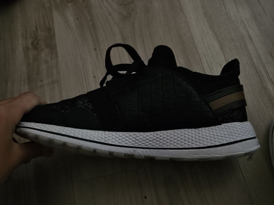 Aadidasi (pantofi sport) nr 37 Kangoroos