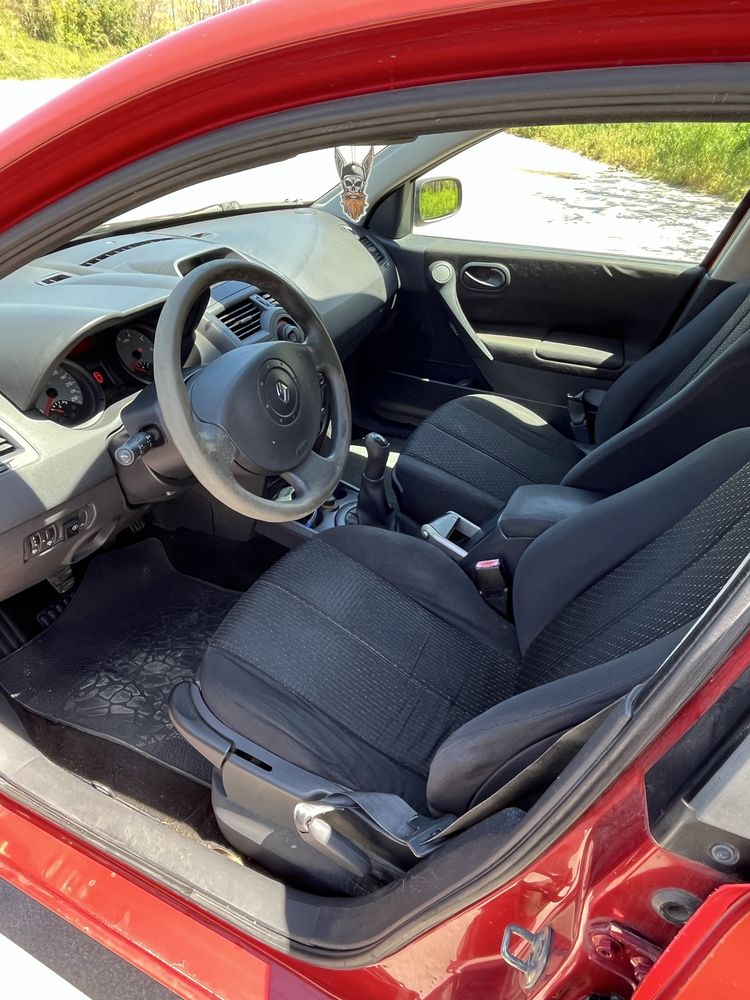 Renault Megane 1.6 16V – Бензин/Газ – Хечбек – 113 к.с. – 2002 г.