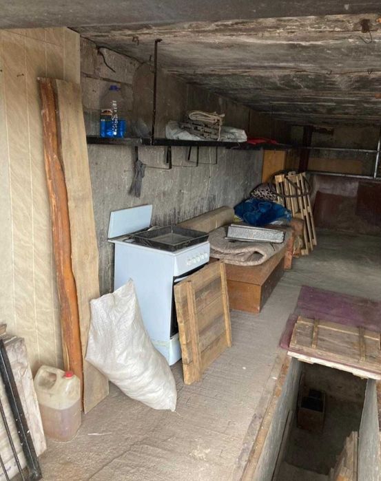 Продам гараж на две мешины