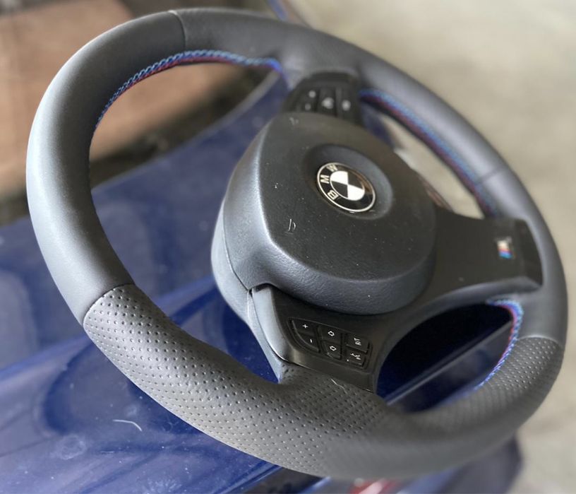 Volan si airbag M Bmw X3 E83 retapitat cusaturi M