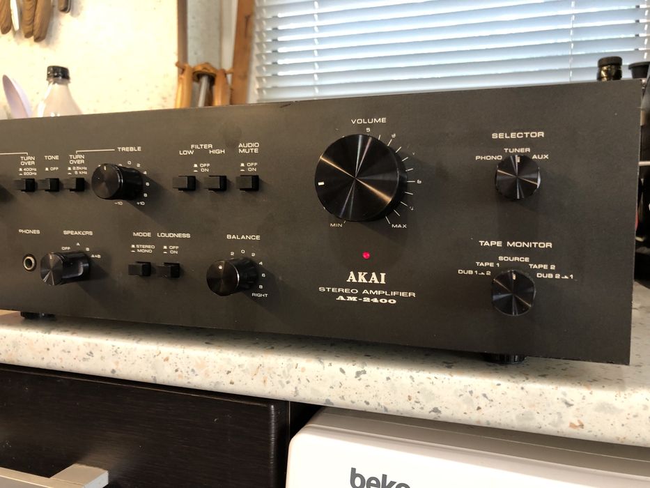 Akai AM-2400 Стерео
