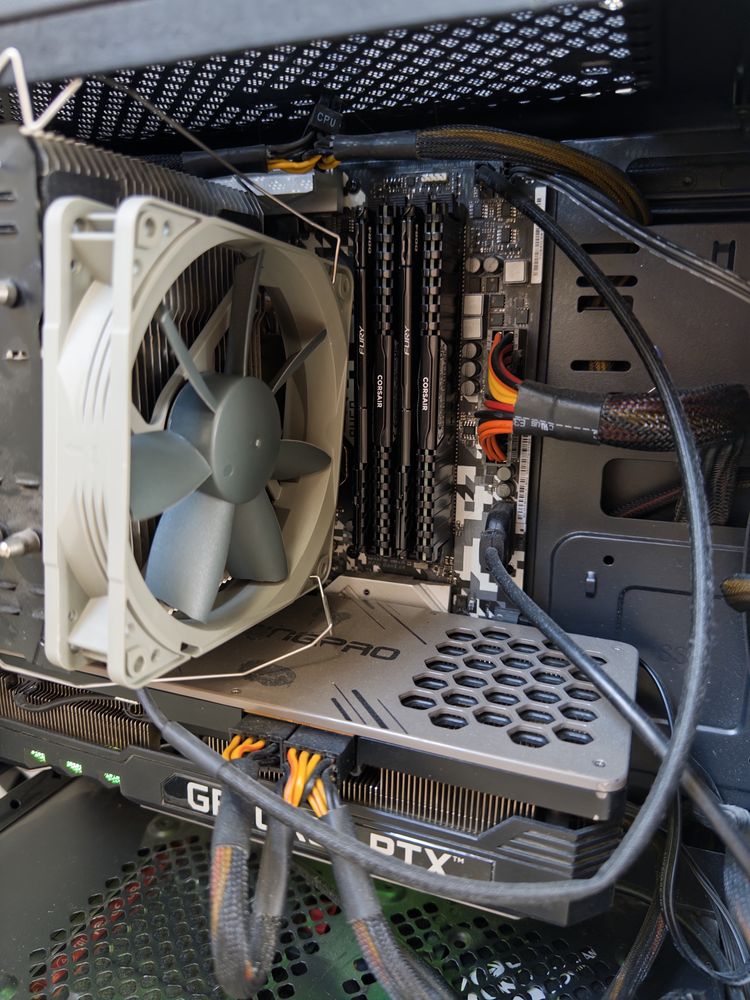 Геймърски Компютър - RTX 3090, Ryzen 5950X, 32GB RAM, 1200W PSU