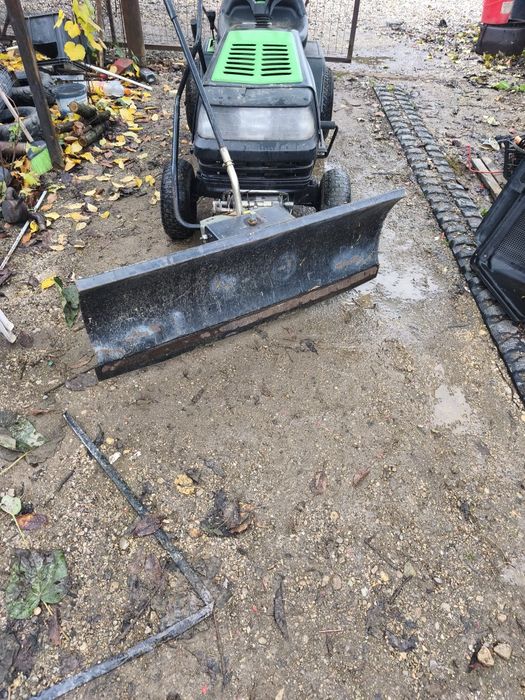 Lamă de zăpadă și sărăriță